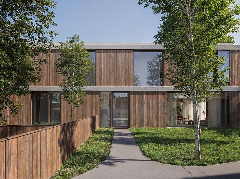 Op een verborgen toplocatie in hartje Leuven bevindt zich deze exclusieve halfopen nieuwbouwwoning, waar rust, groen en hedendaags wooncomfort samenko
