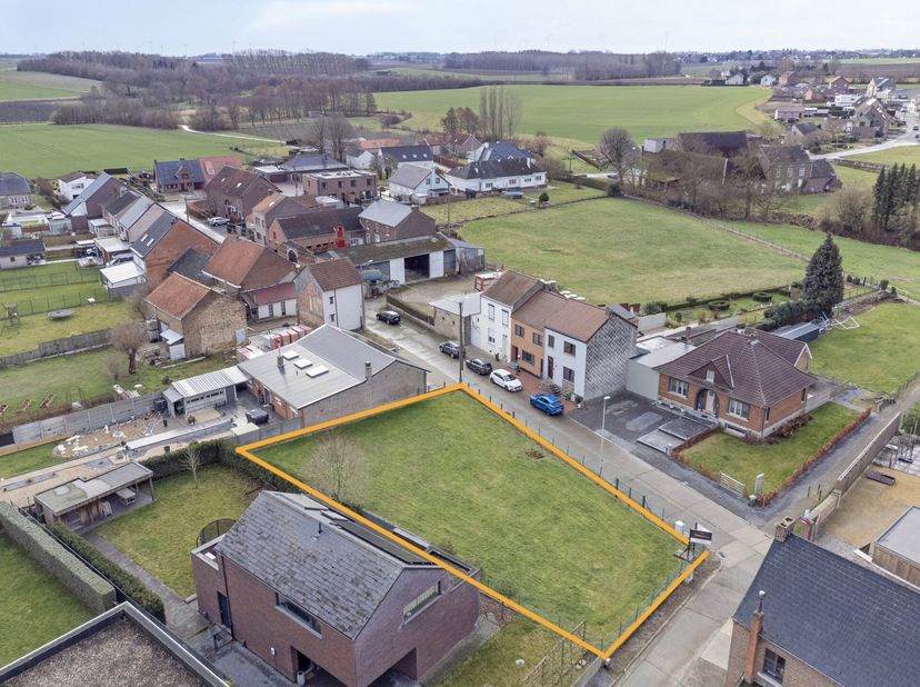 BOUWGROND VOOR EEN OPEN BEBOUWING VAN 7A36CA IN HET LANDELIJKE NIEL (GINGELOM)!<br />
Deze bouwgrond, gekend als lot 4 van een goedgekeurde verkavelin