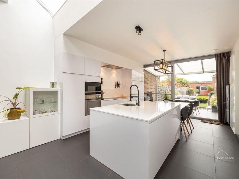 Instapklare gezinswoning met 3 slaapkamers, zonnige tuin en EPC A in hartje Duffel<br />
Op zoek naar een gezellige, instapklare woning op een toploca