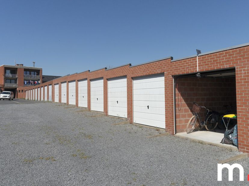Garage à vendre
                    à 8860 Lendelede