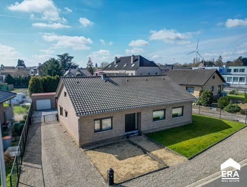                                        Maison à vendre à Dilsen-Stokkem, € 324.000
