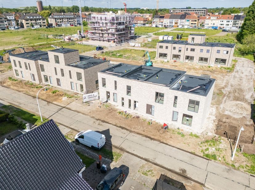 Welkom in t VIERPARK: een nieuw woonproject in hartje Zelzate waar wonen, groen en comfort samenkomen. Kies uit halfopen of gesloten woningen en stijl