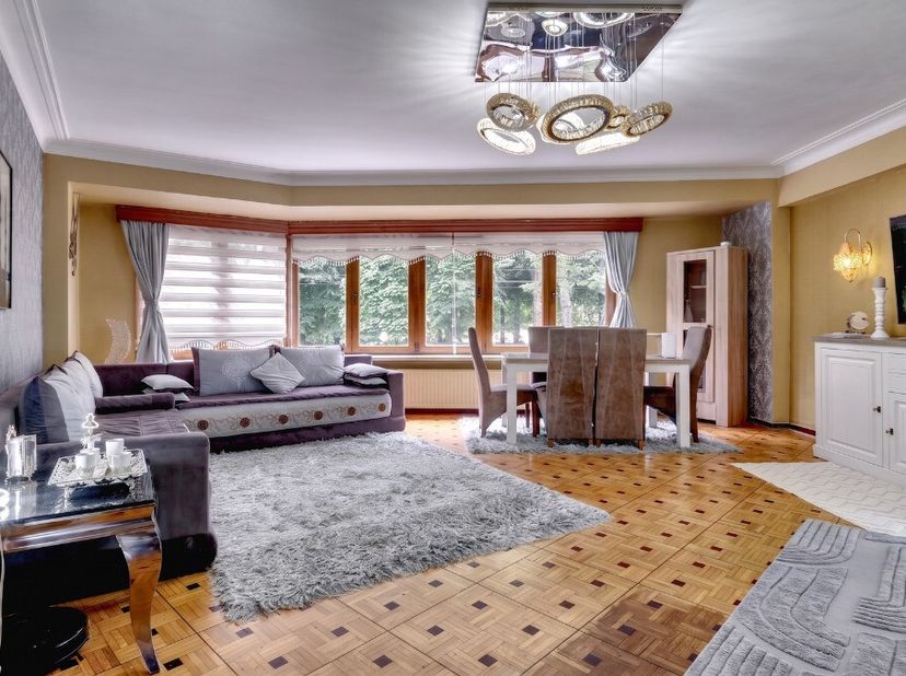 Koekelberg  Appartement met 2 slaapkamers, terras en kelder te koopGelegen in een zeer gegeerde buurt van Koekelberg, tegenover de majestueuze Basilie