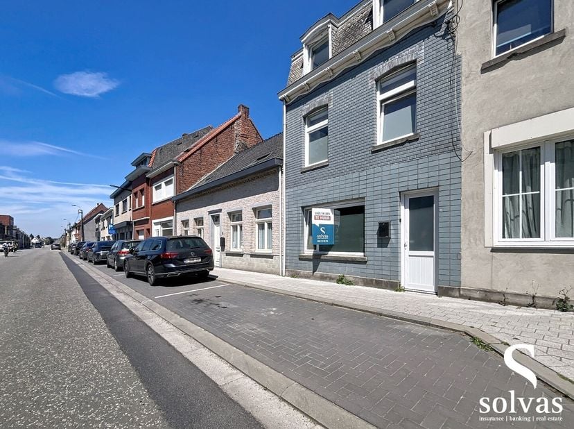 Deze gerenoveerde woning is gelegen in het centrum van het rustige Watervliet en combineert ruimte, comfort en een praktische indeling.<br />
Bij het