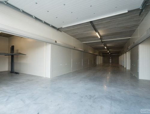                                         Commercieel Gebouw te huur in Waregem, € 180
