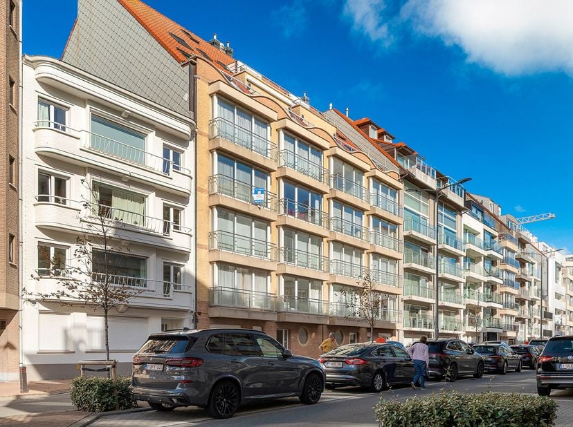 Appartement te koop in Paul Parmentierlaan,
                    8300 Knokke