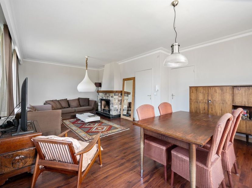 3-slaapkamerappartement met terras en garage in Herentals! <br />
Indeling: Inkomhal, leefruimte, keuken, 3 slaapkamers, badkamer, apart toilet, terra