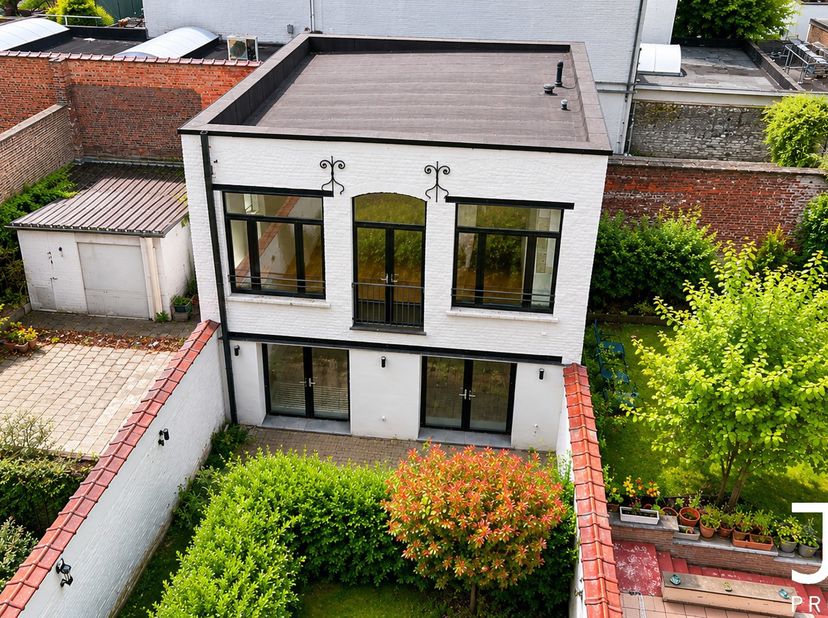 Meiser / Dailly – Atelier voor kleine productie of kantoor van ±115 m² met terras<br />
Ideaal gelegen tussen de wijken Meiser en Dailly, geniet dit p