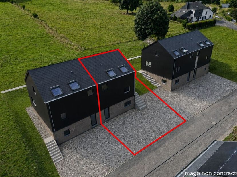 ERA B-LUX vous présente cette maison neuve 3 façades, implantée sur une parcelle de 7 ares avec un agréable jardin orienté sud-est.Elle se compose de