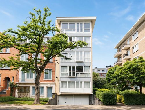                                         Appartement à vendre à Forest, € 295.000
