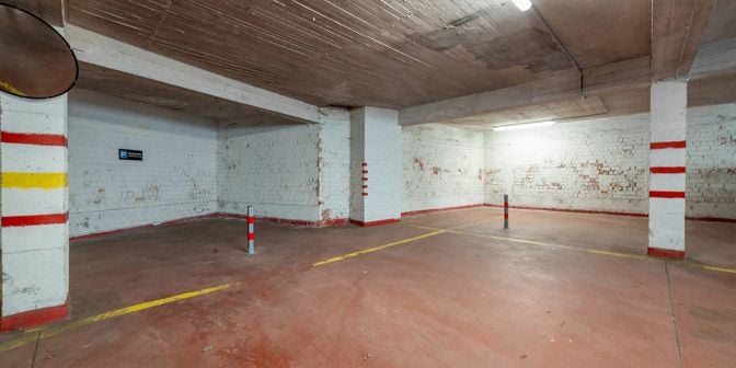 Garage te koop in Grotesteenweg 227, 2600 Berchem