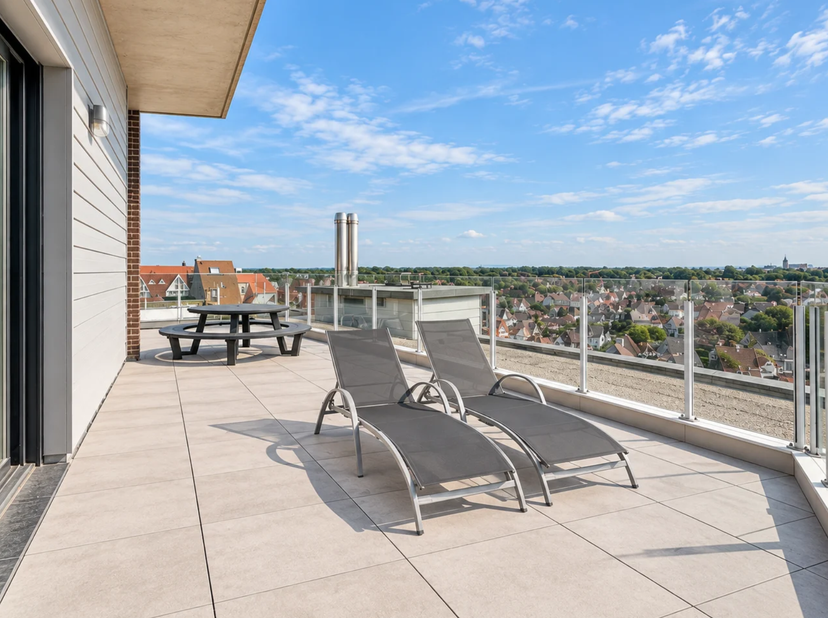 Appartement te koop in Strandstraat 5 bus 81,
                    8300 Knokke