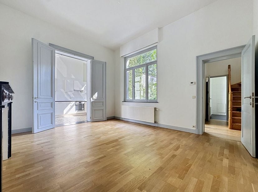Quartier Européen  Dans un magnifique immeuble de caractère idéalement situé à proximité immédiate de toutes les facilités, superbe duplex lumineux de