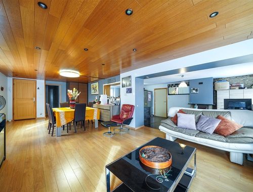                                         Usage mixte à vendre à Le Bizet, € 239.000
