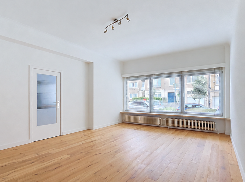 Appartement te huur in rue Camille Lemonnier 74,
                    1050 Elsene