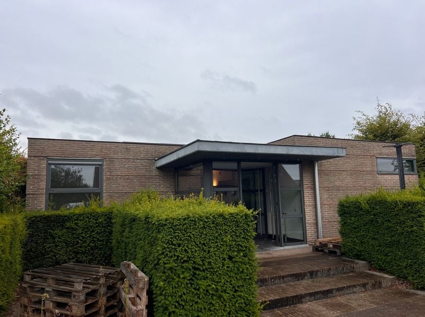 Bien professionnel à vendre à Kleine Waregemsestraat 17,
                    8530 Harelbeke