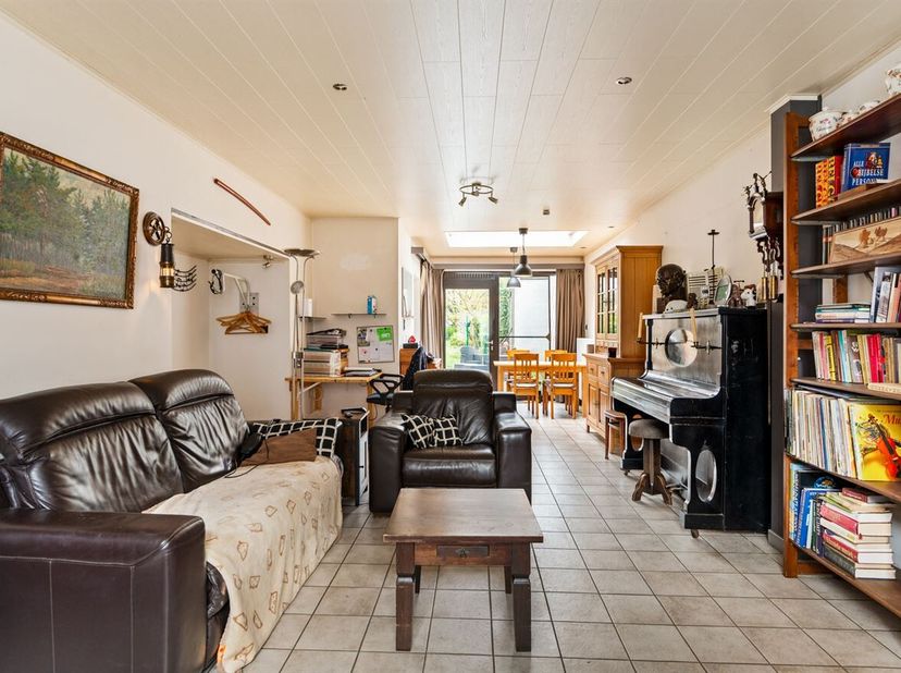 Maison familiale à rénover avec beaucoup de potentiel à Brasschaat.<br />
Vous êtes à la recherche d'une maison spacieuse que vous pouvez rénover enti