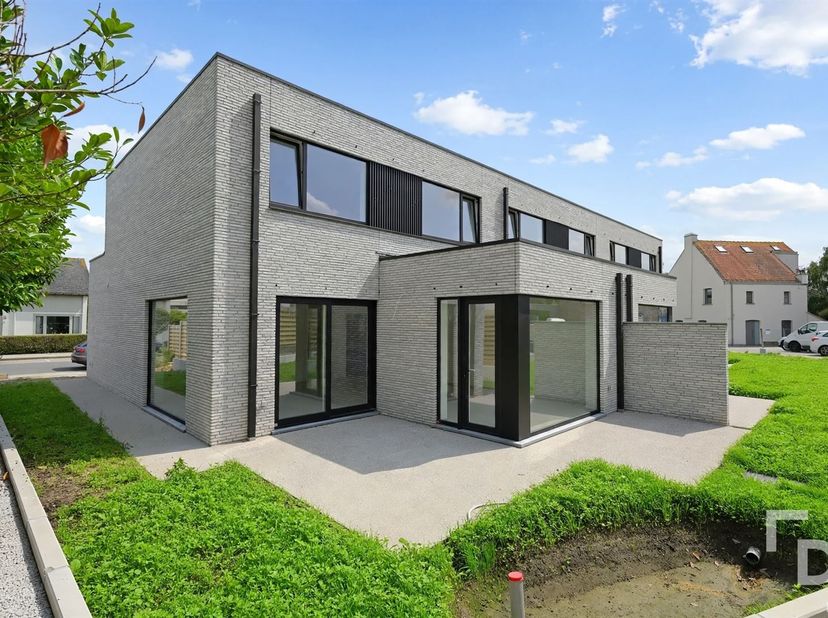 Huis te koop in Briekestraat 1B,
                    8900 Sint-Jan