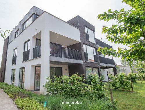                                         Appartement te huur in Deerlijk, € 800
