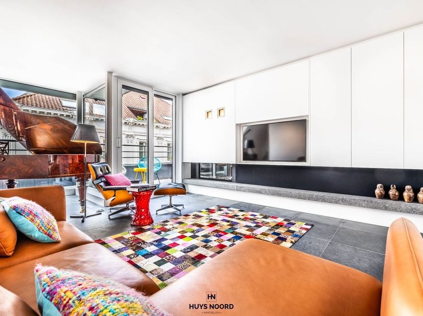 Un luxe extrême avec une vue magnifique sur le Beffroi et la Place Provinciale !<br />
<br />
Ce penthouse exceptionnel est sublimement situé dans une