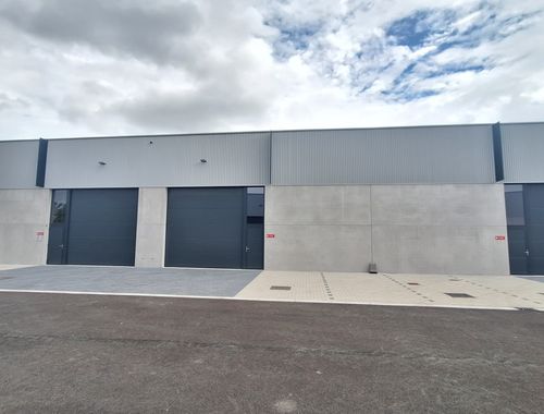                                         Bâtiment d’entreprise à vendre à Hooglede, € 385.000
