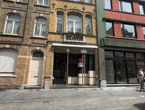                                         Commercieel Gebouw te huur in Ieper, € 585
