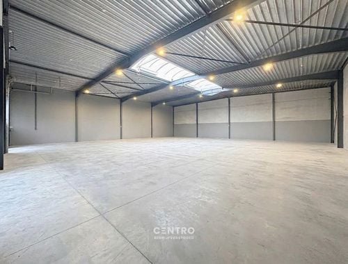                             Magazijn zonder bureel te huur in Oostkamp
