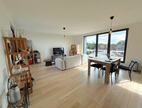                                         Penthouse te huur in Ukkel, € 1.630
