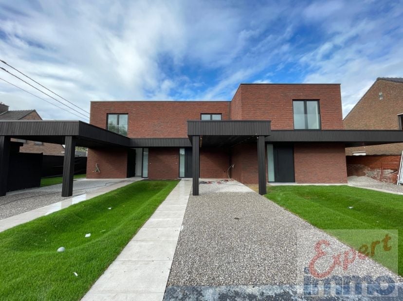 Huis te koop
                    in 8530 Harelbeke