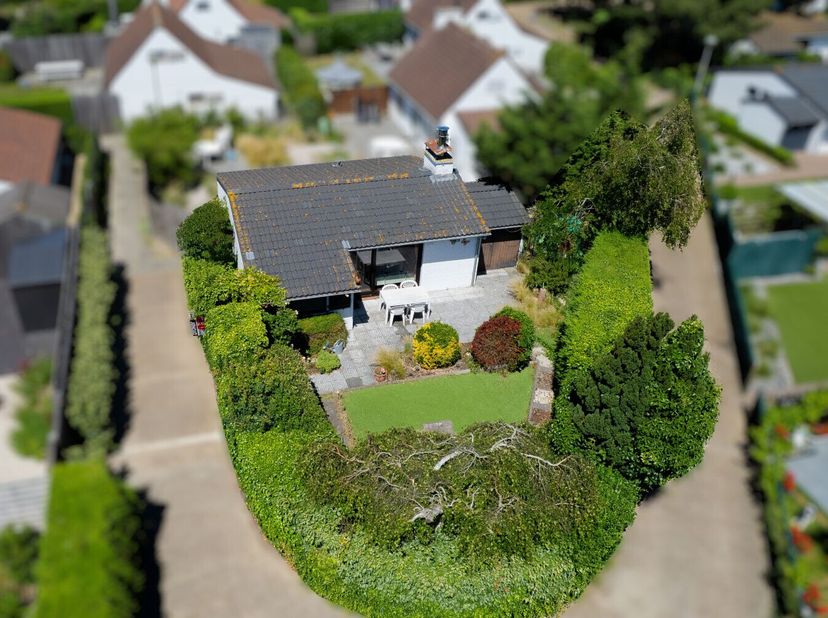 Vakantiewoning met zuidgerichte tuin en veel privacy in het prachtige vakantiedomein Sunparks / Groendyk. Het vakantiedomein heeft een subtropisch zwe