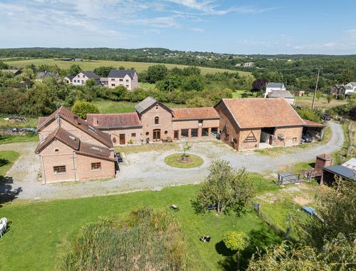                                         Hoeve te koop in Agimont, € 415.000

