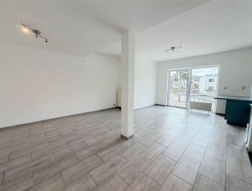                                         Appartement à louer à Fontaine-l'Evêque, € 720
