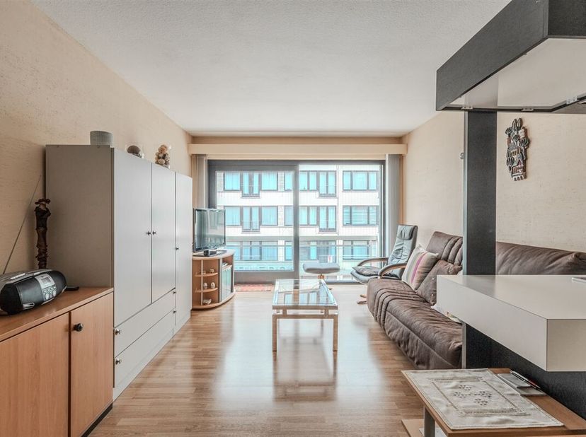 À vendre : studio agréable dans la résidence Lord, situé au centre de Middelkerke.<br />
Ce studio se trouve au deuxième étage et représente une oppor