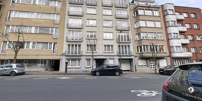Appartement te koop in Avenue Général Médecin Derache 96 bus 4, 1050 Elsene