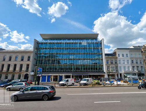                                         Bureaux à louer à Schaerbeek, € 6.645

