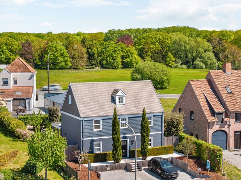 <br />
Prachtige exclusieve Mi Casa villa op een goeie strategische ligging in Waregem!<br />
<br />
Laat u verrassen door deze charmante perfect onde