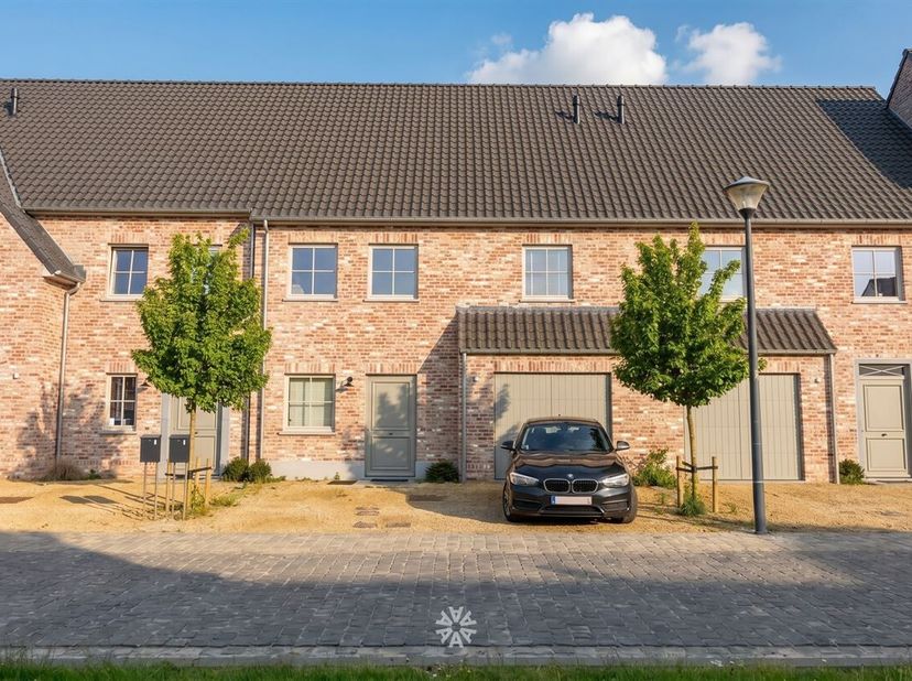 DE PINTE - Wissenbulk: Ben je op zoek naar een nieuwbouw woning met tuin te huur in De Pinte? Dan is dit pand mogelijk exact wat je zoekt.<br />
De be