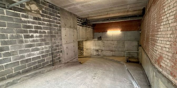 Garage te huur in Froidchamps emplacement parking 1, 7700 Moeskroen