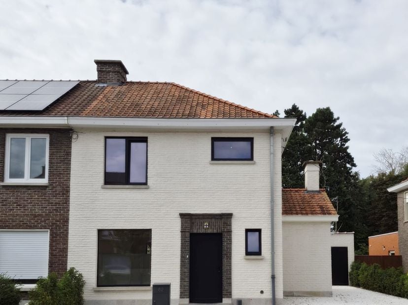 Huis te koop in Negenhoekstraat 62,
                    8870 Izegem
