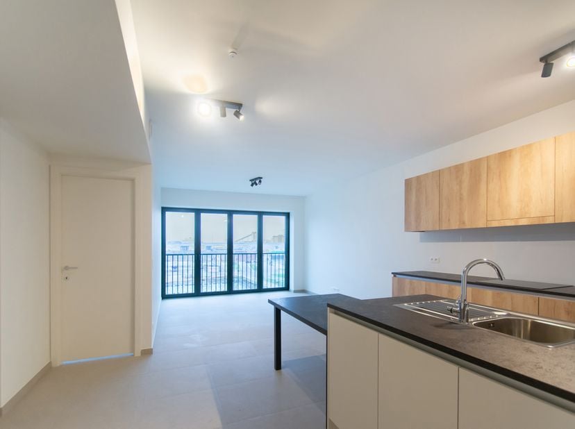 Dit nieuwbouwappartement van het project De Groene Poort geniet van een uitstekende ligging aan het Lobroekplein en het Kalverweipark, in de nieuwe dy