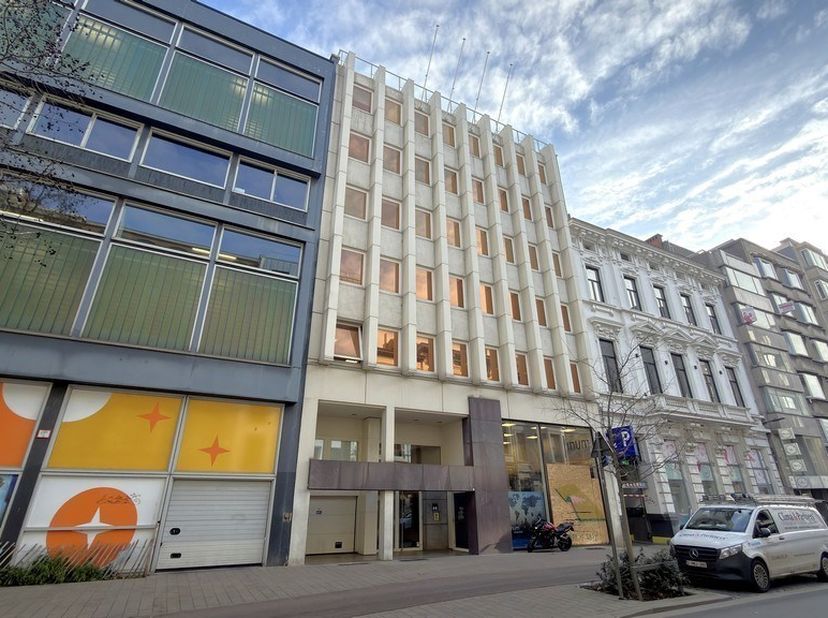 Bedrijfsvastgoed te huur in Quellinstraat 37 - 8 bus V5,
                    2018 Antwerpen