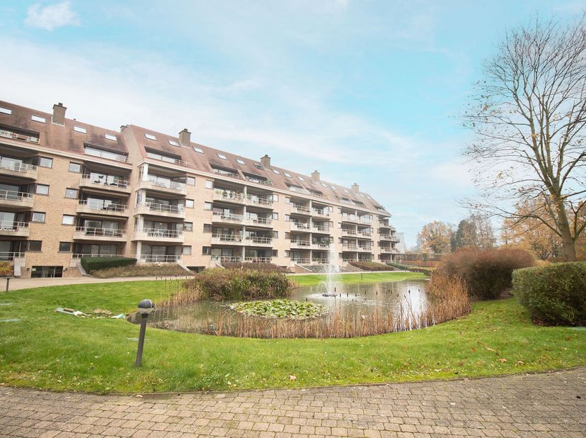 Bezoek mogelijk na aanmaken huurdersprofiel : https://onid.mijnhuurprofiel.be/property/0e70fcba-e82f-40af-8ccf-fc080c19aa60Dit aangename gemeubelde ap