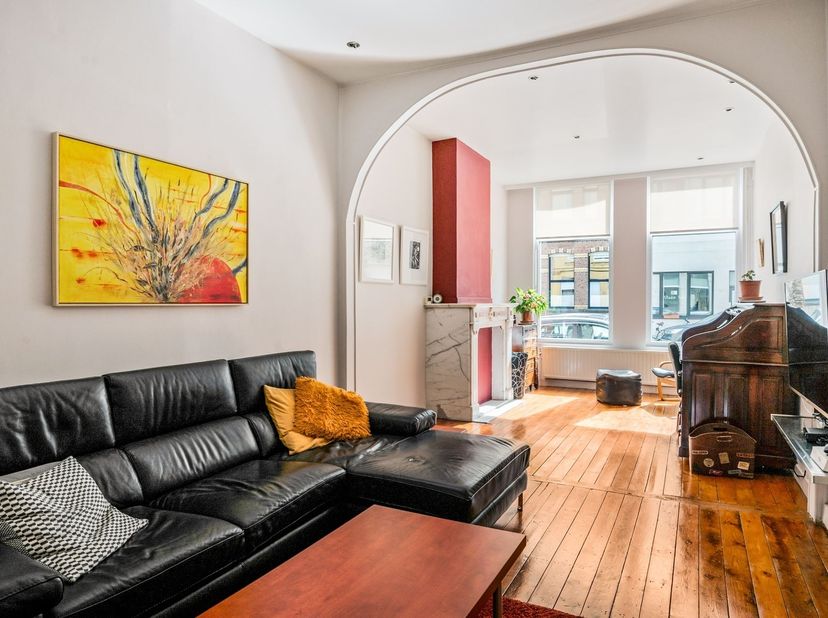 Ligging &amp; Beschrijving<br />
<br />
<br />
De woning is gelegen in de De Leescorfstraat 29 te Borgerhout, in een rustige maar centrale woonomgeving m