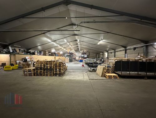                                         Bedrijfsgebouw te huur in Waregem, € 1.770

