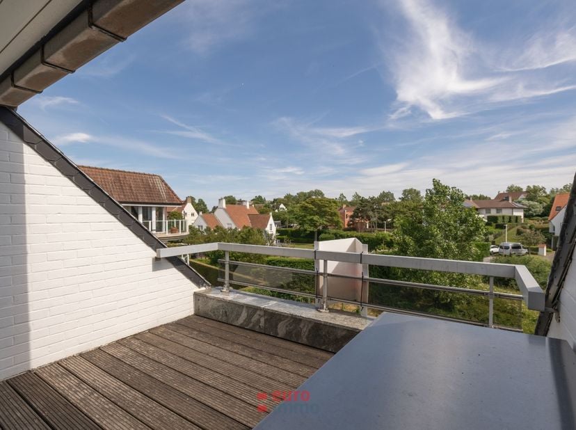 Bent u op zoek naar rust, groen én toch alles binnen handbereik? Dan bent u bij dit appartement aan het juiste adres! Gelegen op de rand van de gegeer
