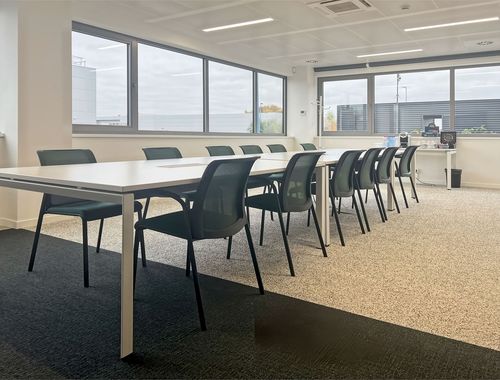                                         Bureaux à louer à Mont-Saint-Guibert, € 2.218
