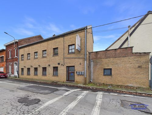                                         Gemengd gebruik te koop in La Hestre, € 500.000
