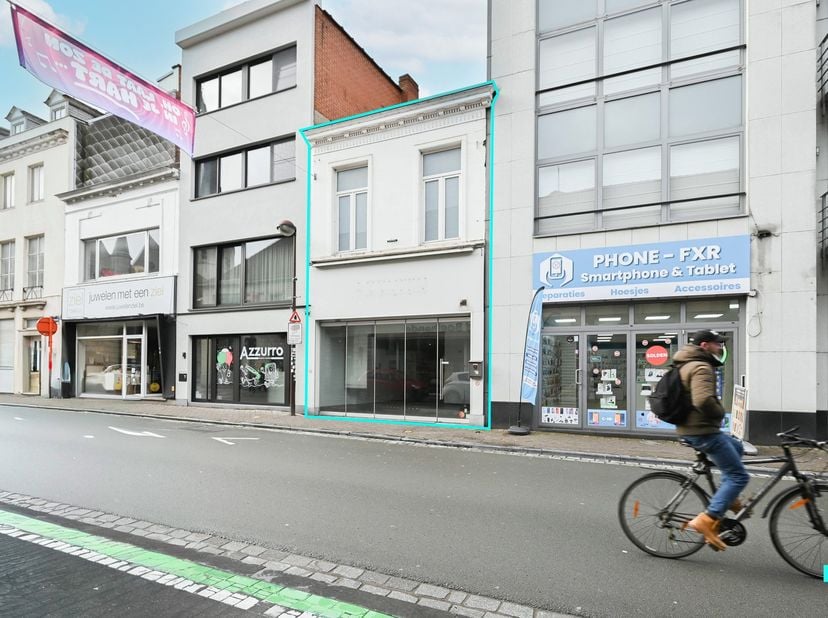 Bien professionnel à vendre
                    à 8790 Waregem