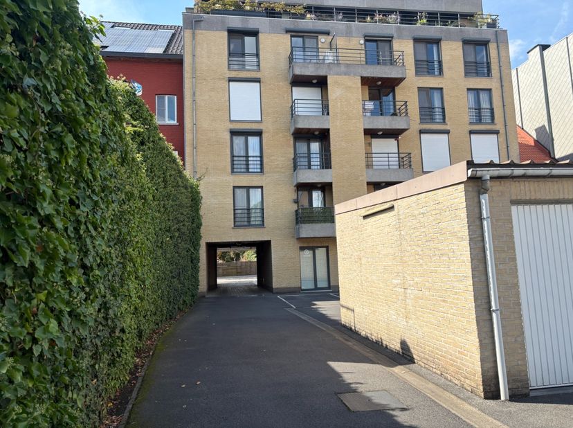 Garage à vendre
                    à 8800 Roeselare