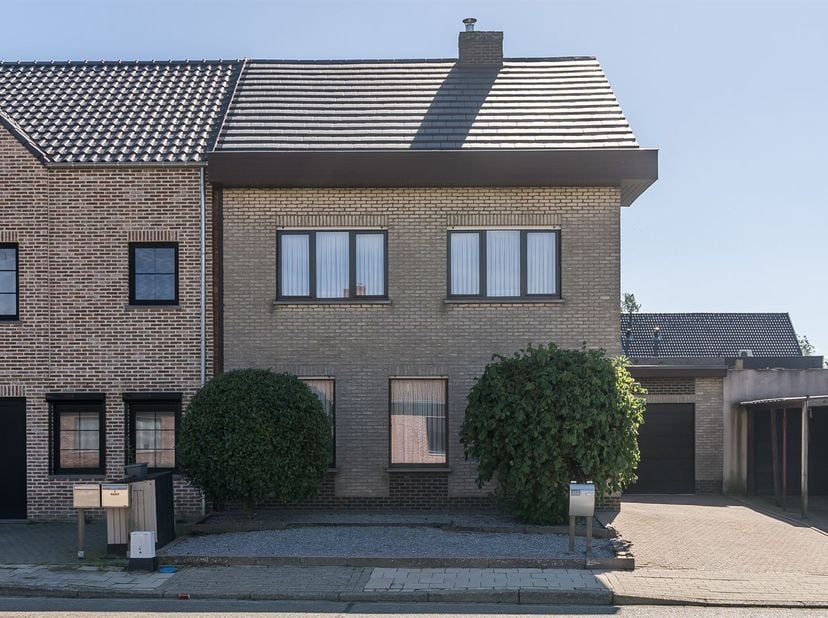 Huis te koop in Achterbos 150,
                    2400 Mol